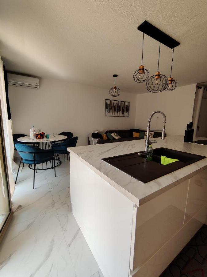 En Exclusivite T3 A 2 Pas Des Plages De St Raphael Saint-Raphaël Eksteriør billede